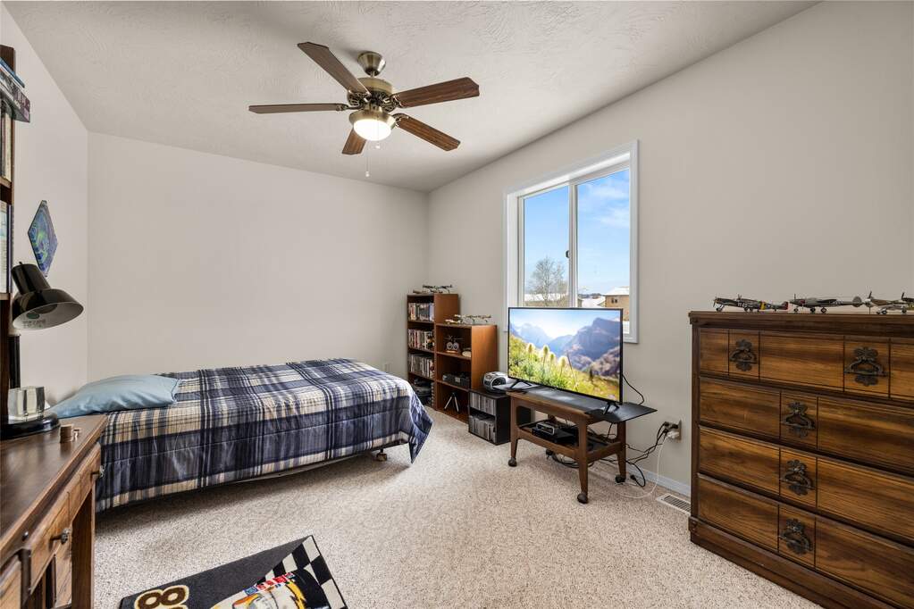 4 Bedroom Single Family Home/House's Image 22