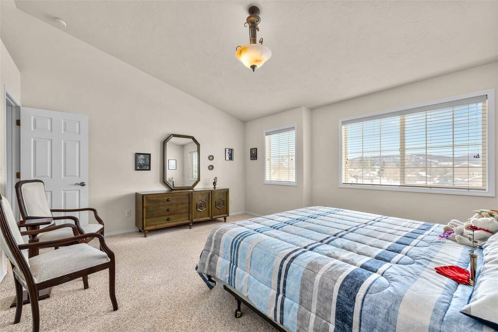 4 Bedroom Single Family Home/House's Image 32