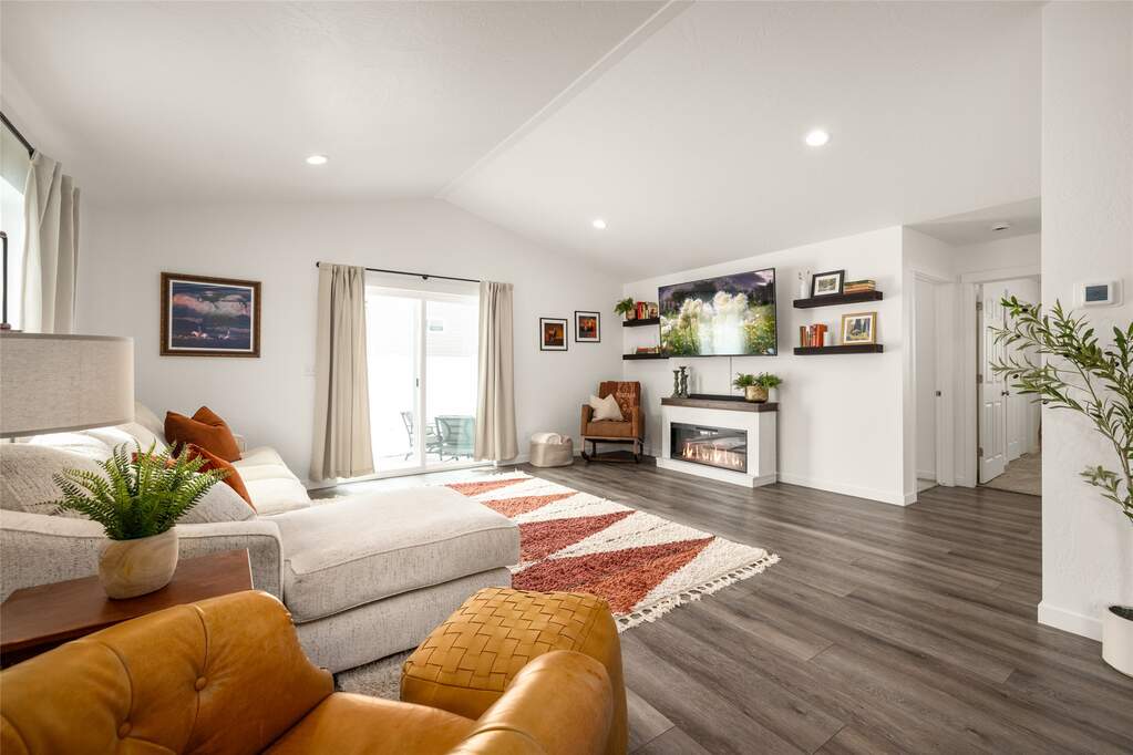 3 Bedroom Single Family Home/House's Image 8