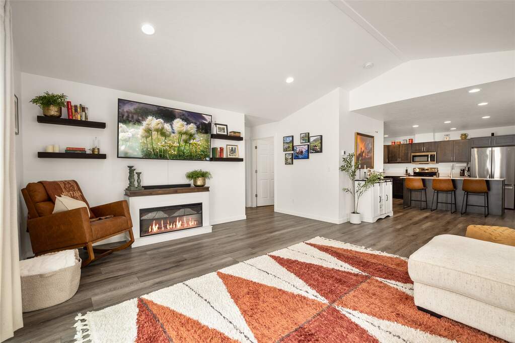 3 Bedroom Single Family Home/House's Image 11