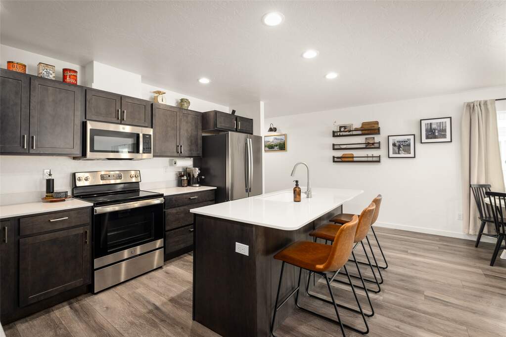 3 Bedroom Single Family Home/House's Image 4