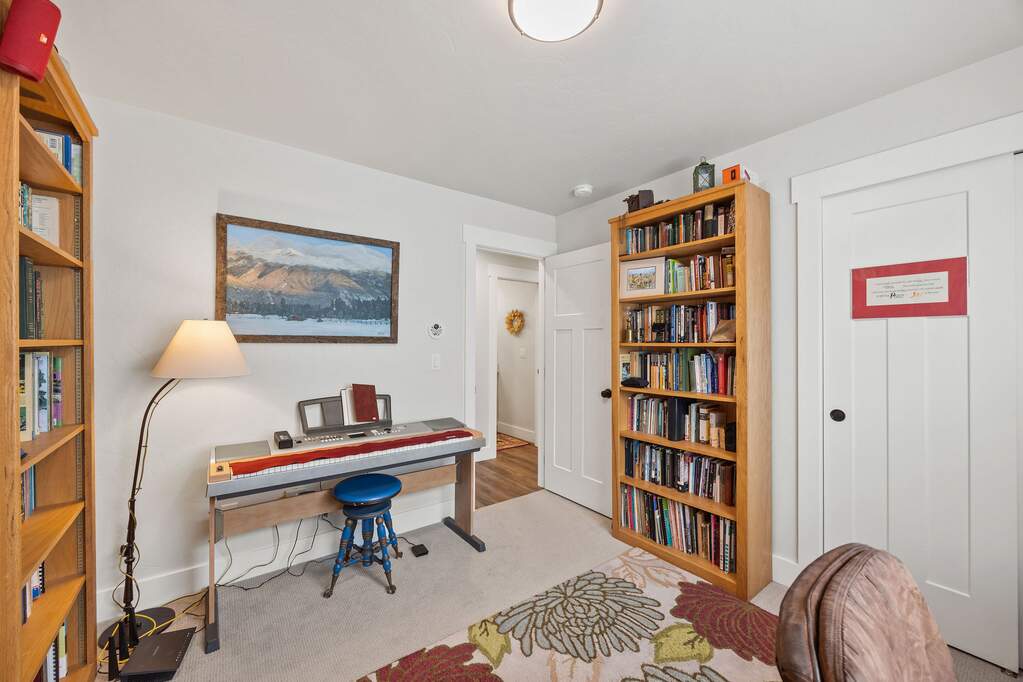 3 Bedroom Single Family Home/House's Image 14