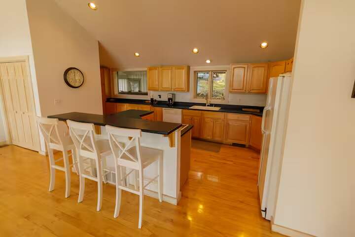 4 Bedroom Single Family Home/House's Image 17