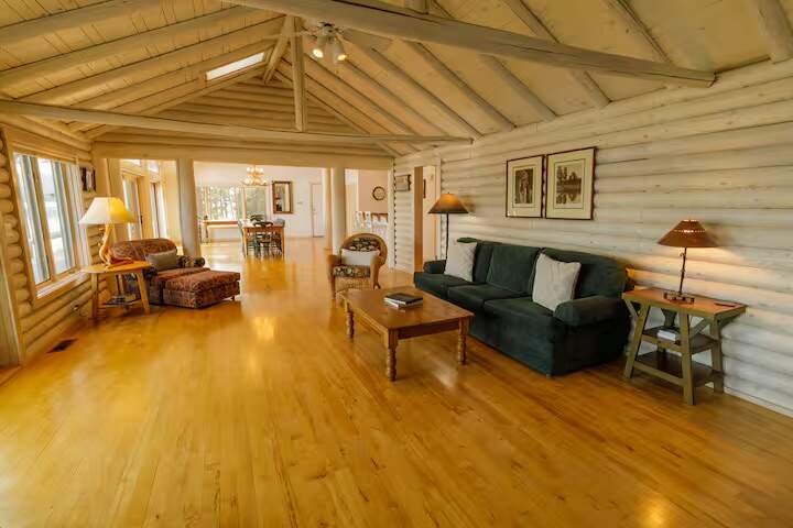 4 Bedroom Single Family Home/House's Image 28