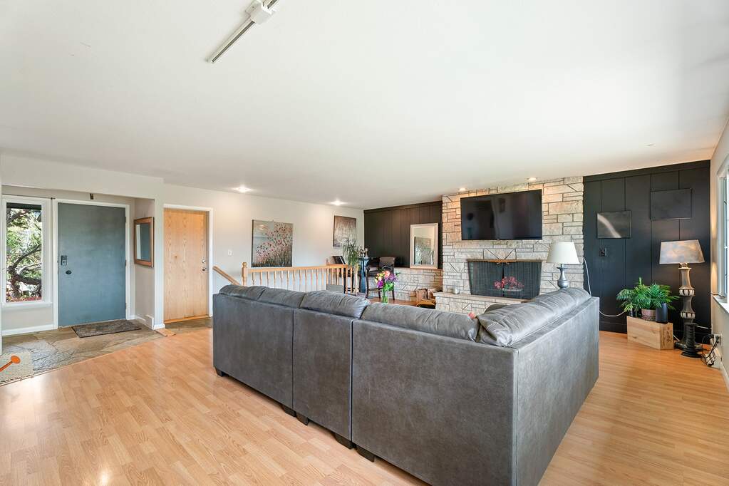 4 Bedroom Single Family Home/House's Image 10