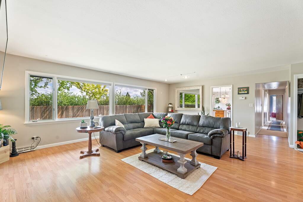 4 Bedroom Single Family Home/House's Image 13