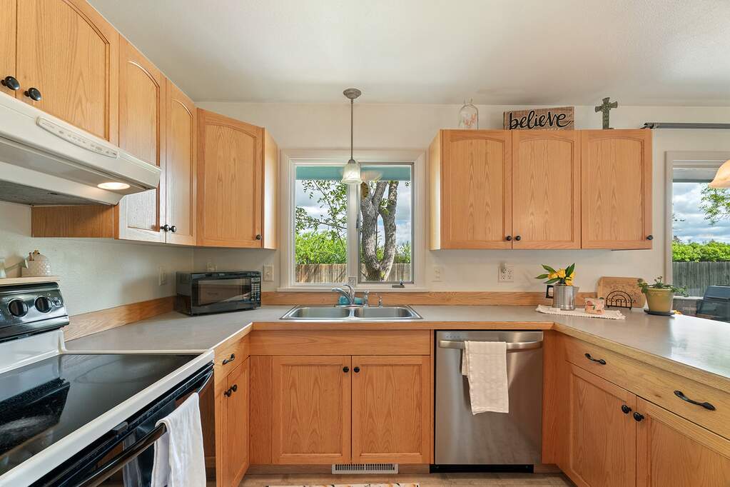 4 Bedroom Single Family Home/House's Image 17