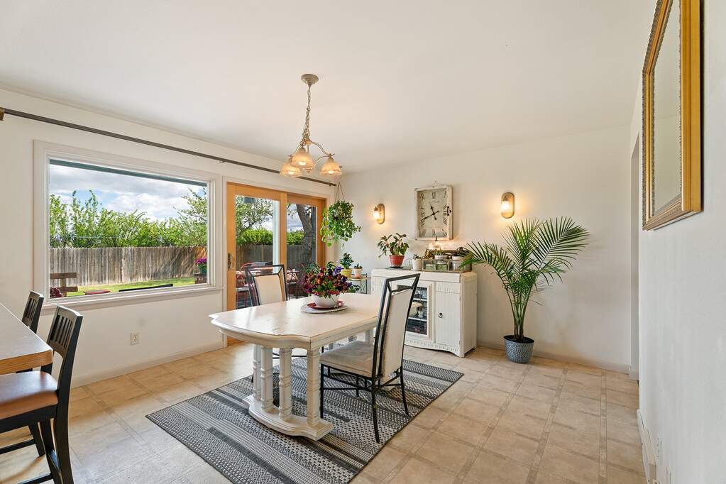 4 Bedroom Single Family Home/House's Image 19
