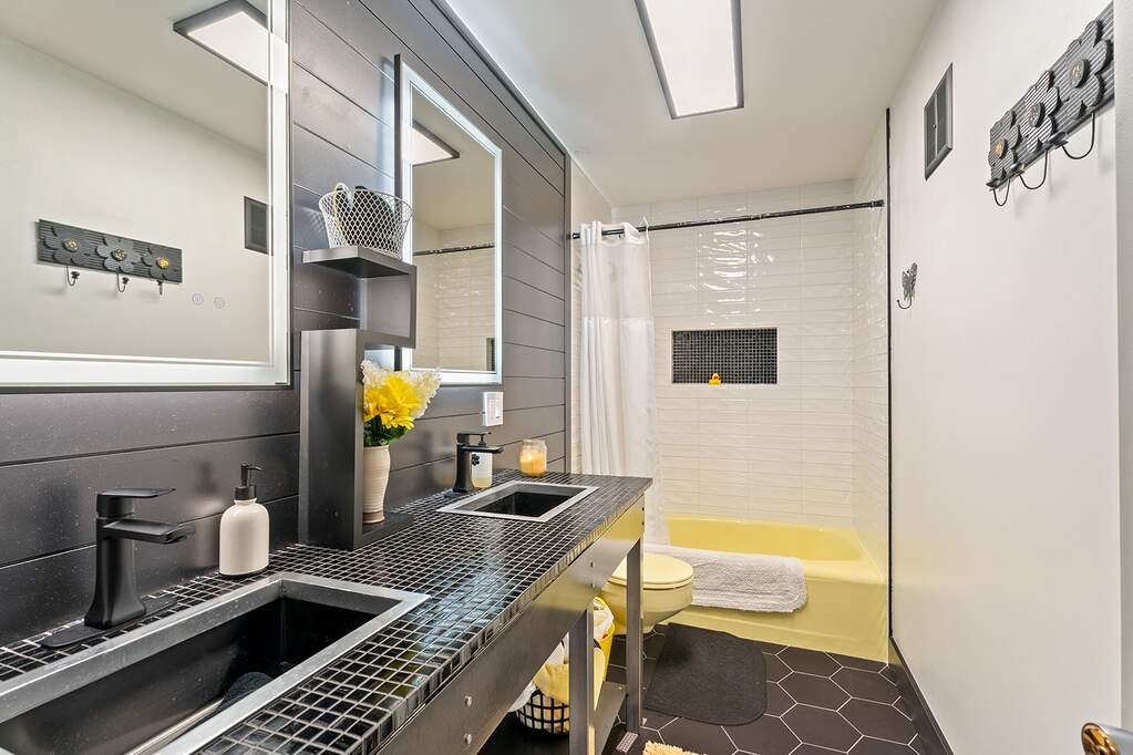 4 Bedroom Single Family Home/House's Image 22
