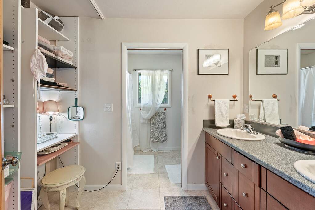 4 Bedroom Single Family Home/House's Image 27