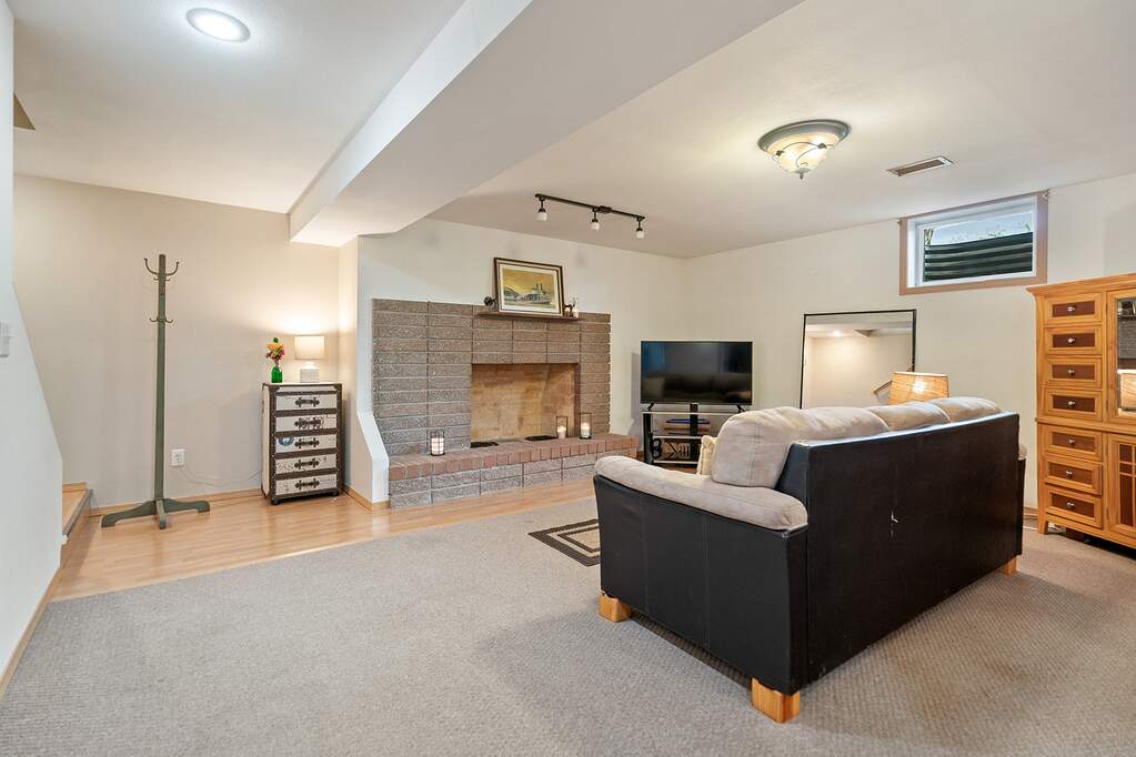 4 Bedroom Single Family Home/House's Image 30