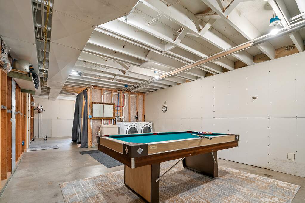 4 Bedroom Single Family Home/House's Image 35