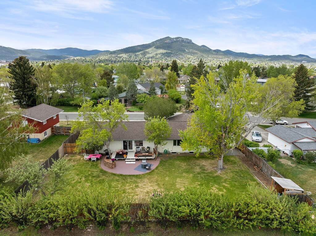 4 Bedroom Single Family Home/House's Image 4