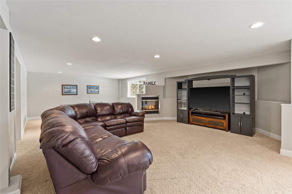 4 Bedroom Single Family Home/House's Image 29