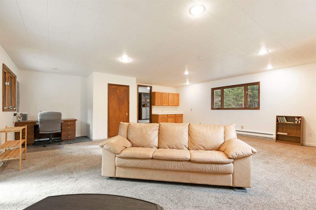 3 Bedroom Single Family Home/House's Image 31