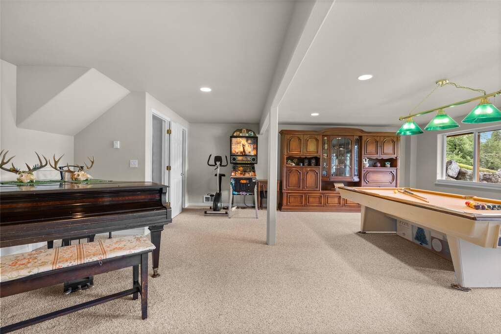 4 Bedroom Single Family Home/House's Image 32