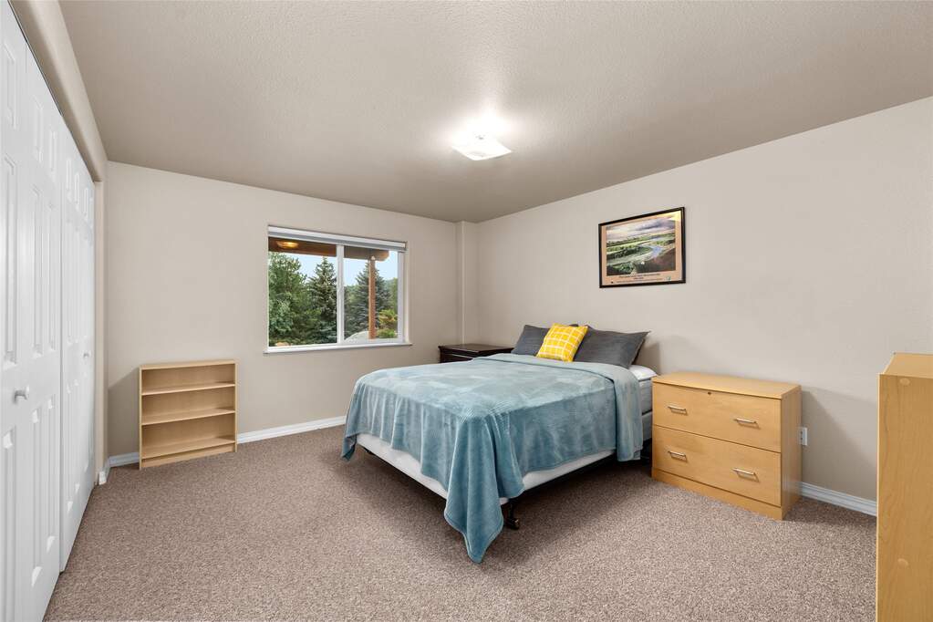 4 Bedroom Single Family Home/House's Image 36