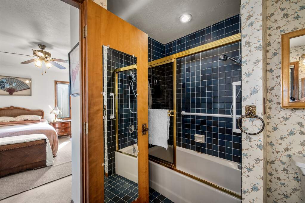 4 Bedroom Single Family Home/House's Image 20