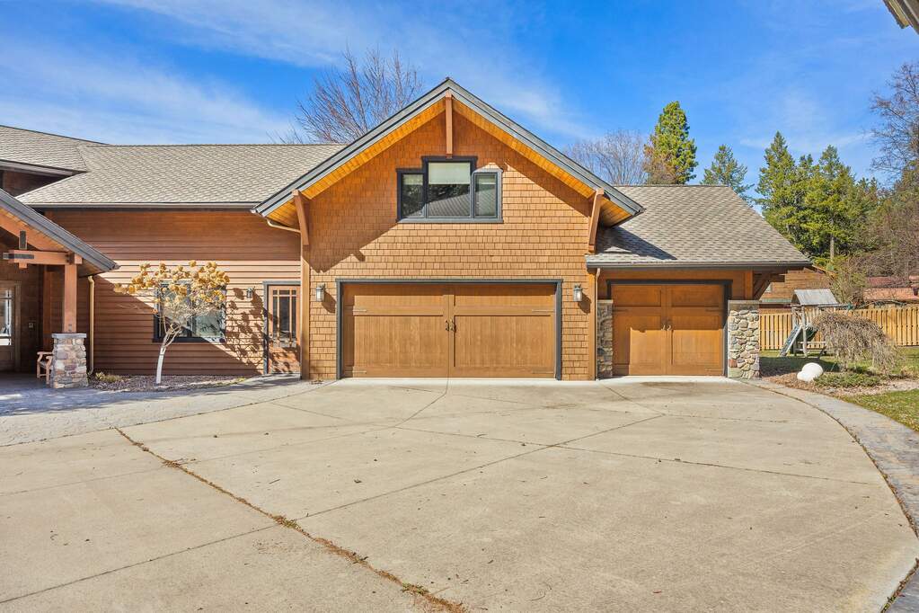 5 Bedroom Single Family Home/House's Image 7