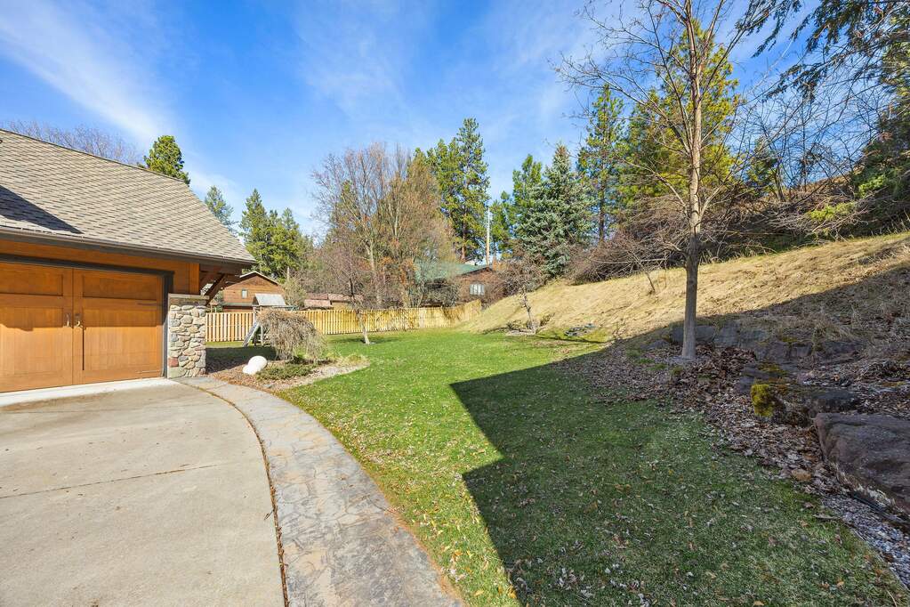 5 Bedroom Single Family Home/House's Image 8