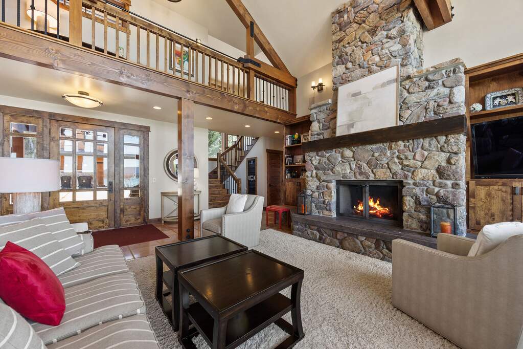 5 Bedroom Single Family Home/House's Image 11