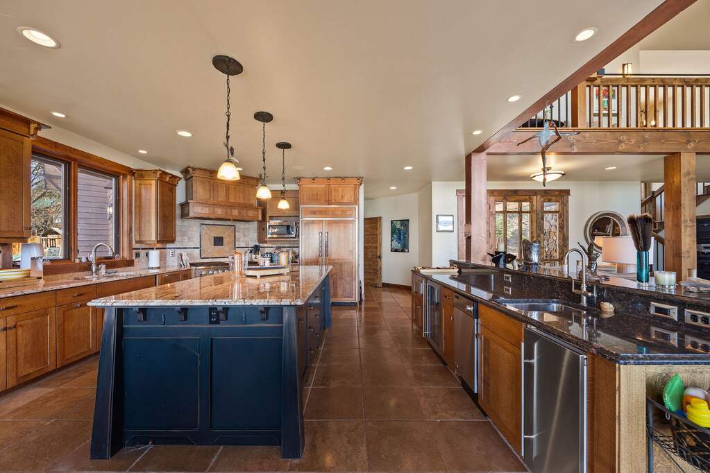 5 Bedroom Single Family Home/House's Image 15