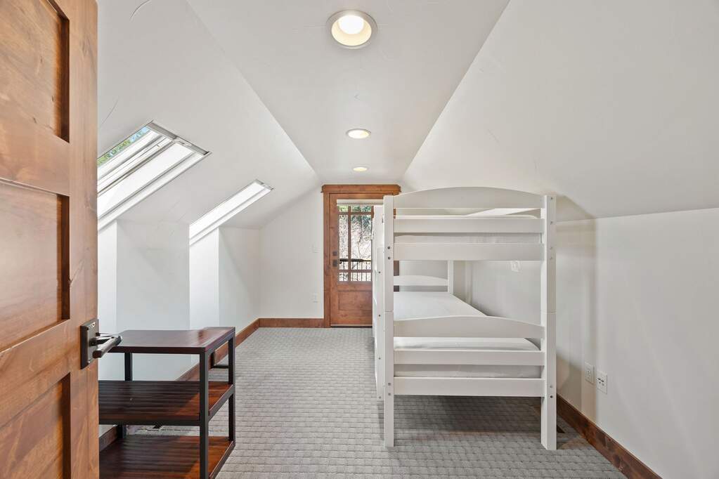 5 Bedroom Single Family Home/House's Image 45
