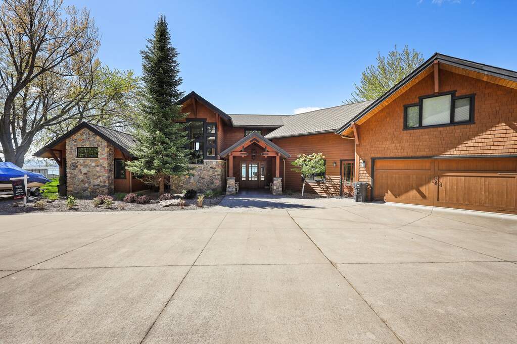 5 Bedroom Single Family Home/House's Image 5
