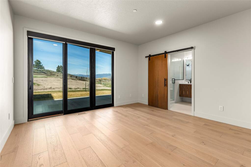 4 Bedroom Villa/Townhouse's Image 21