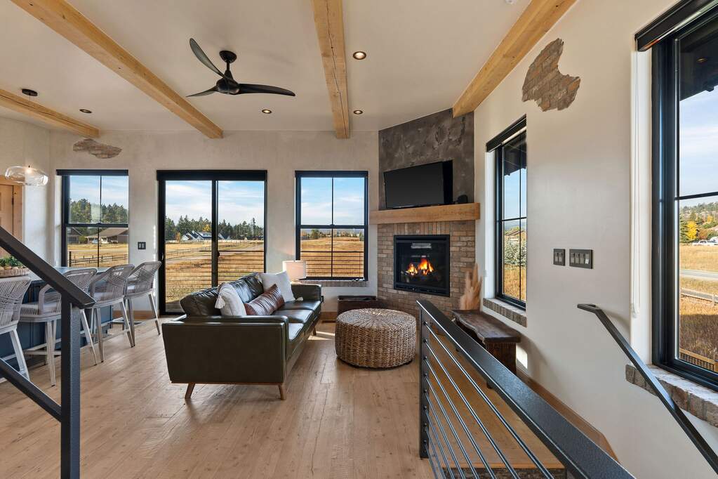5 Bedroom Single Family Home/House's Image 11