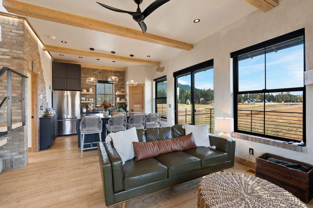5 Bedroom Single Family Home/House's Image 12