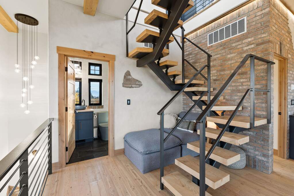 5 Bedroom Single Family Home/House's Image 14