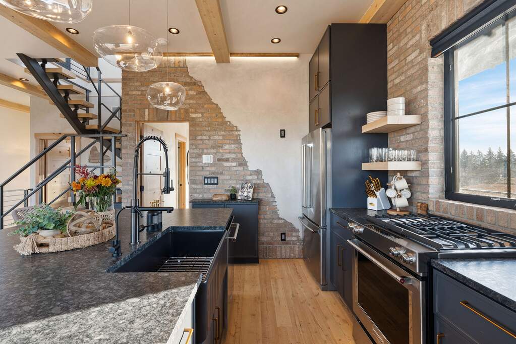5 Bedroom Single Family Home/House's Image 20