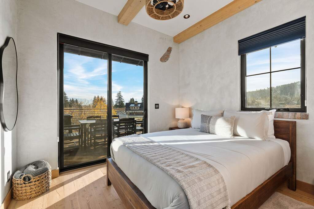 5 Bedroom Single Family Home/House's Image 22