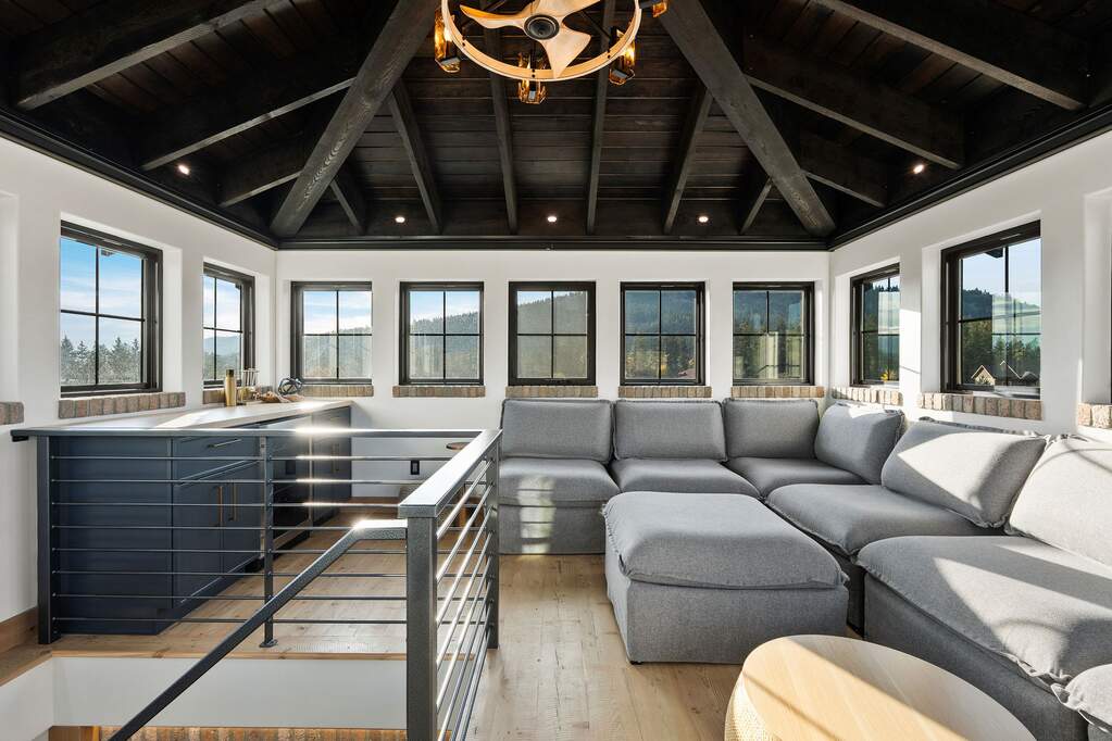 5 Bedroom Single Family Home/House's Image 29