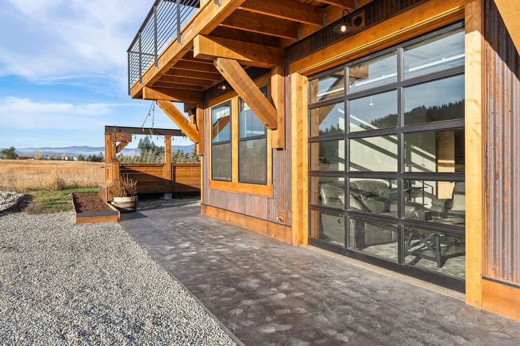 5 Bedroom Single Family Home/House's Image 33