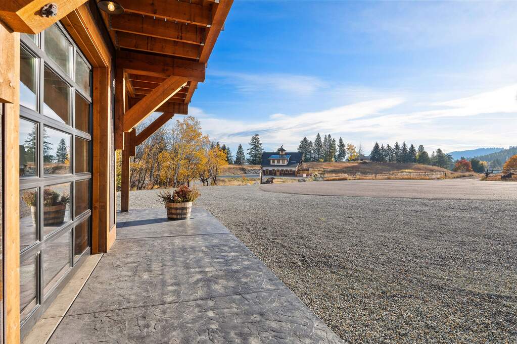 5 Bedroom Single Family Home/House's Image 38