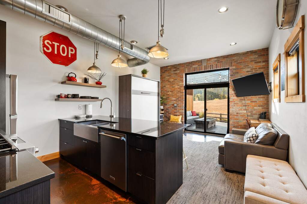 5 Bedroom Single Family Home/House's Image 65