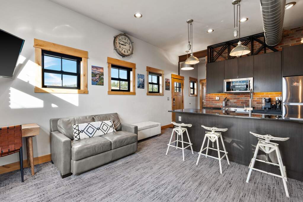 5 Bedroom Single Family Home/House's Image 68