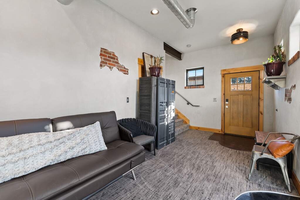 5 Bedroom Single Family Home/House's Image 74