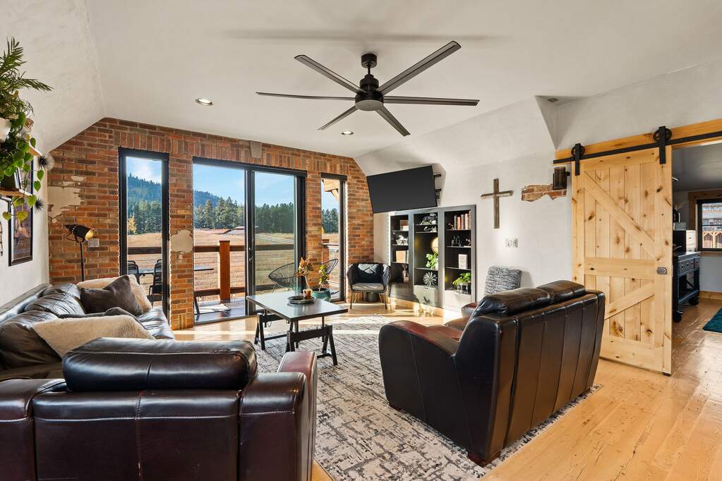 5 Bedroom Single Family Home/House's Image 77