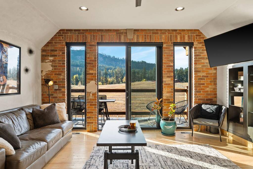 5 Bedroom Single Family Home/House's Image 78
