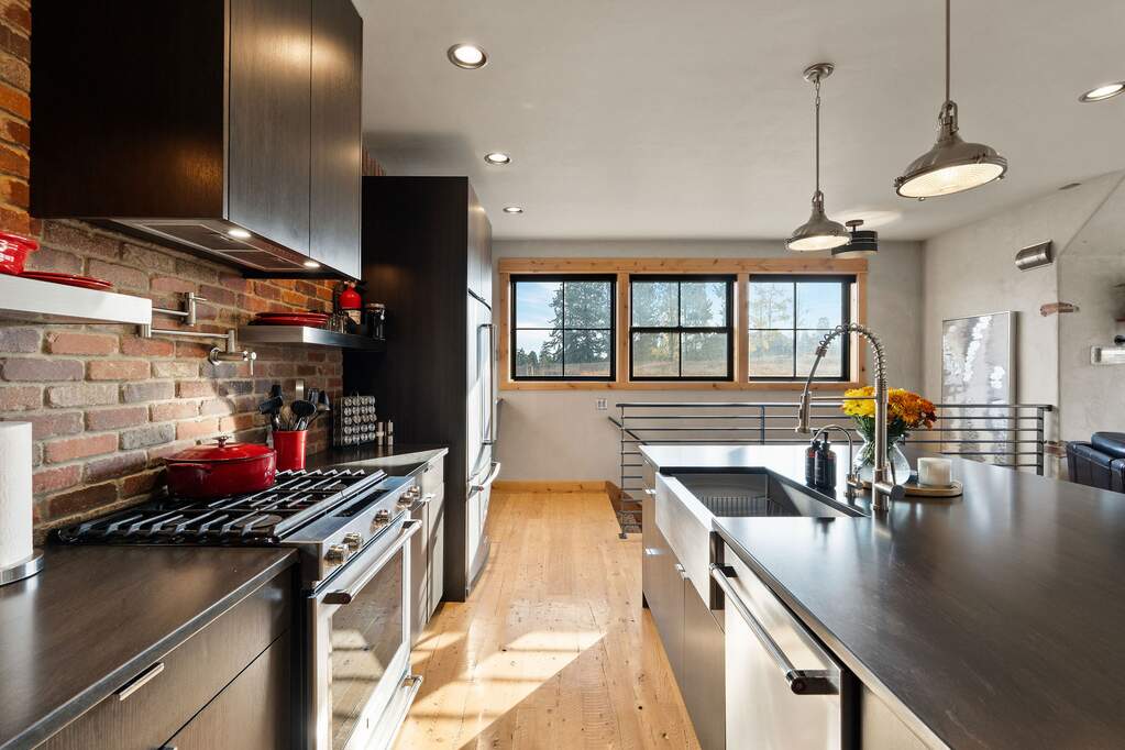 5 Bedroom Single Family Home/House's Image 84