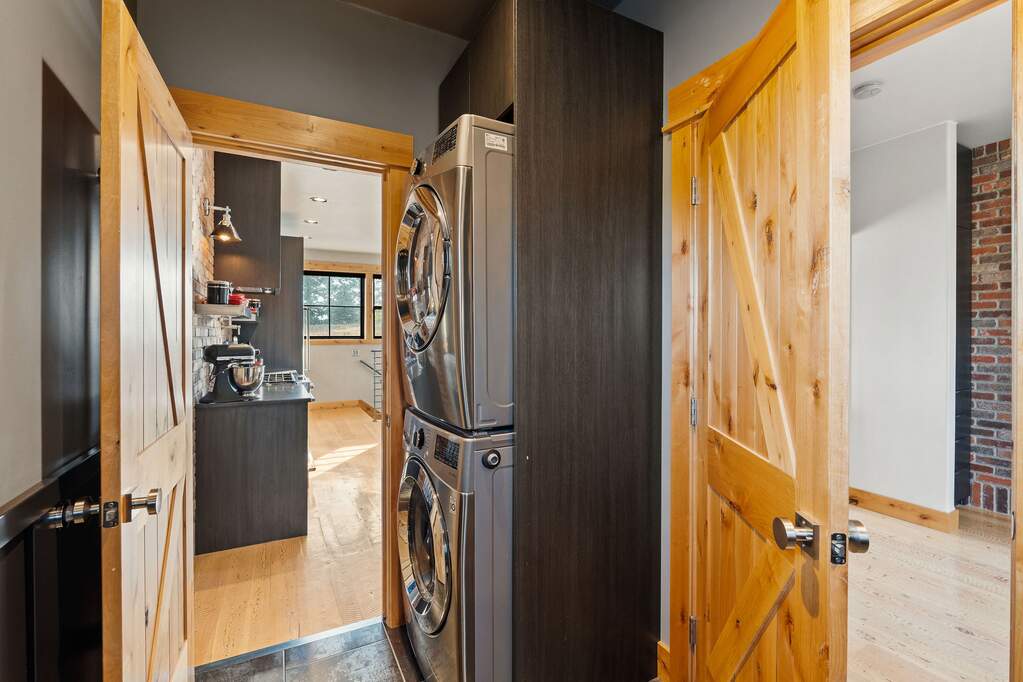 5 Bedroom Single Family Home/House's Image 91