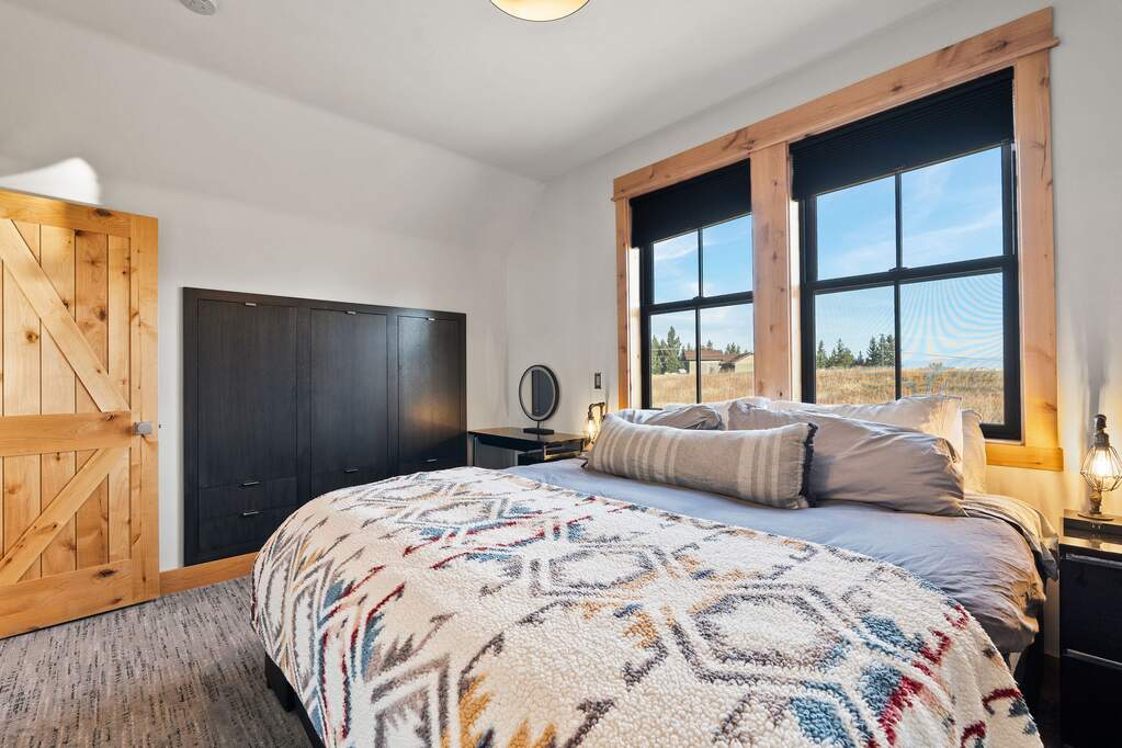 5 Bedroom Single Family Home/House's Image 93