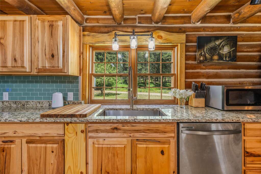 3 Bedroom Single Family Home/House's Image 25