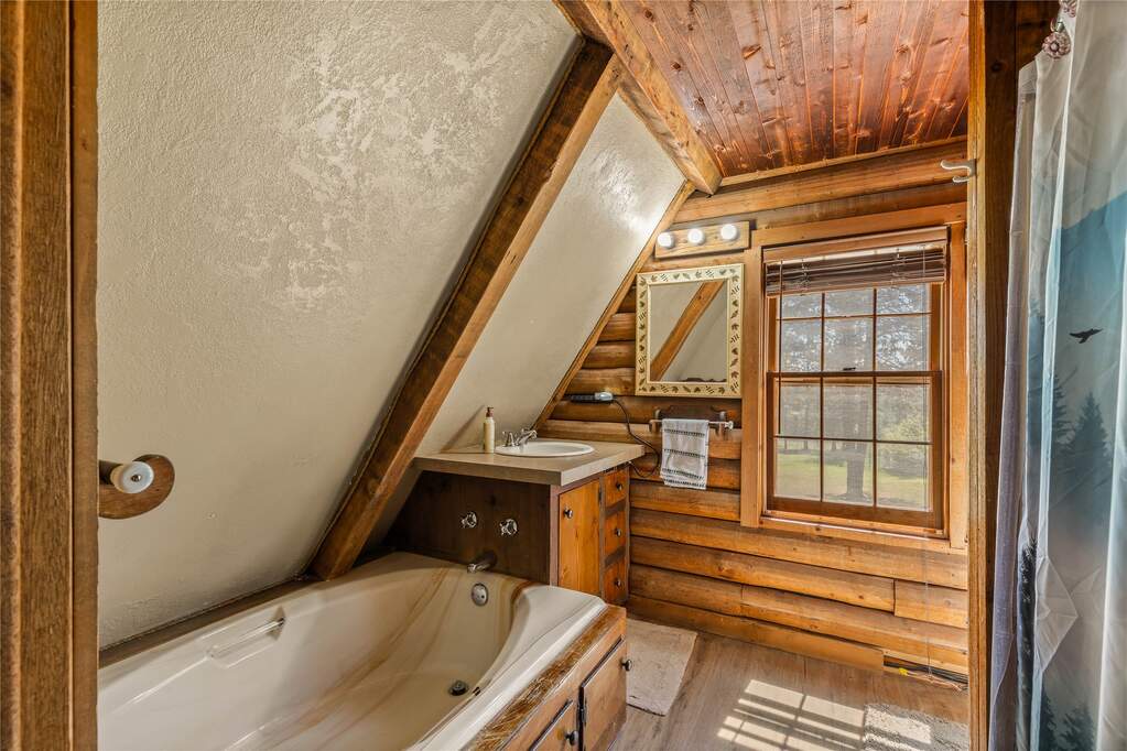 3 Bedroom Single Family Home/House's Image 35