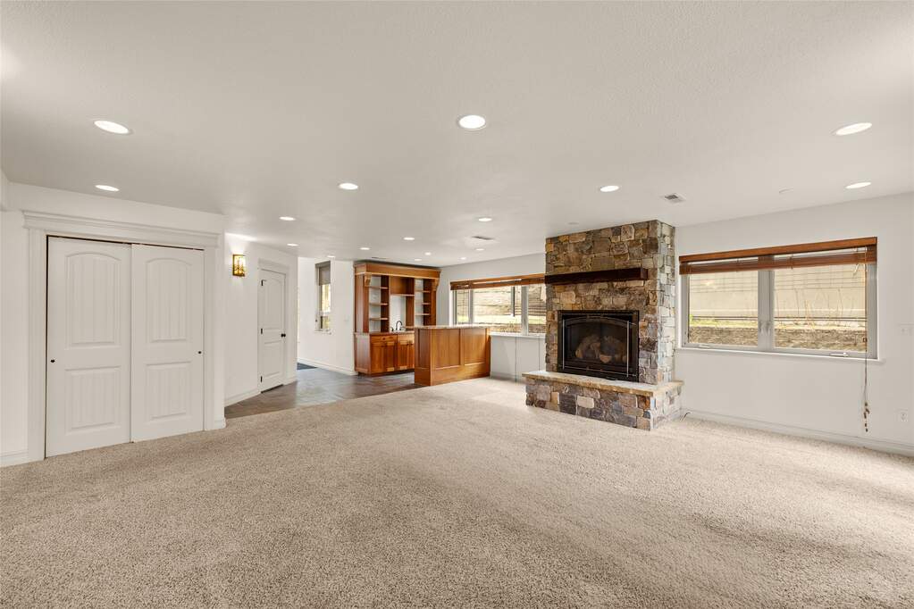 4 Bedroom Villa/Townhouse's Image 41