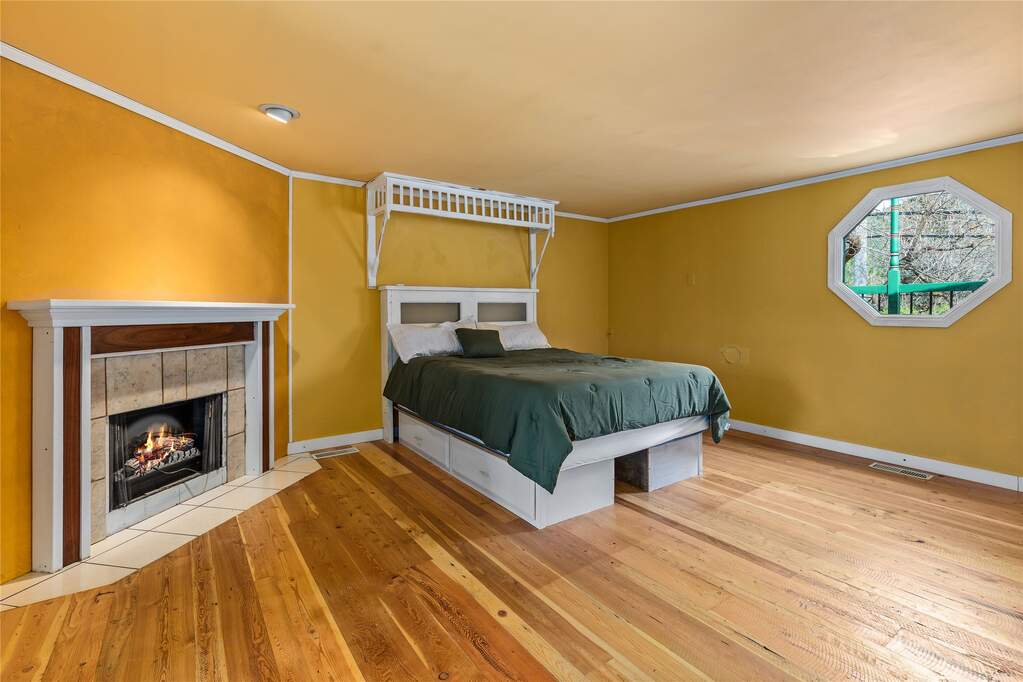 3 Bedroom Single Family Home/House's Image 11