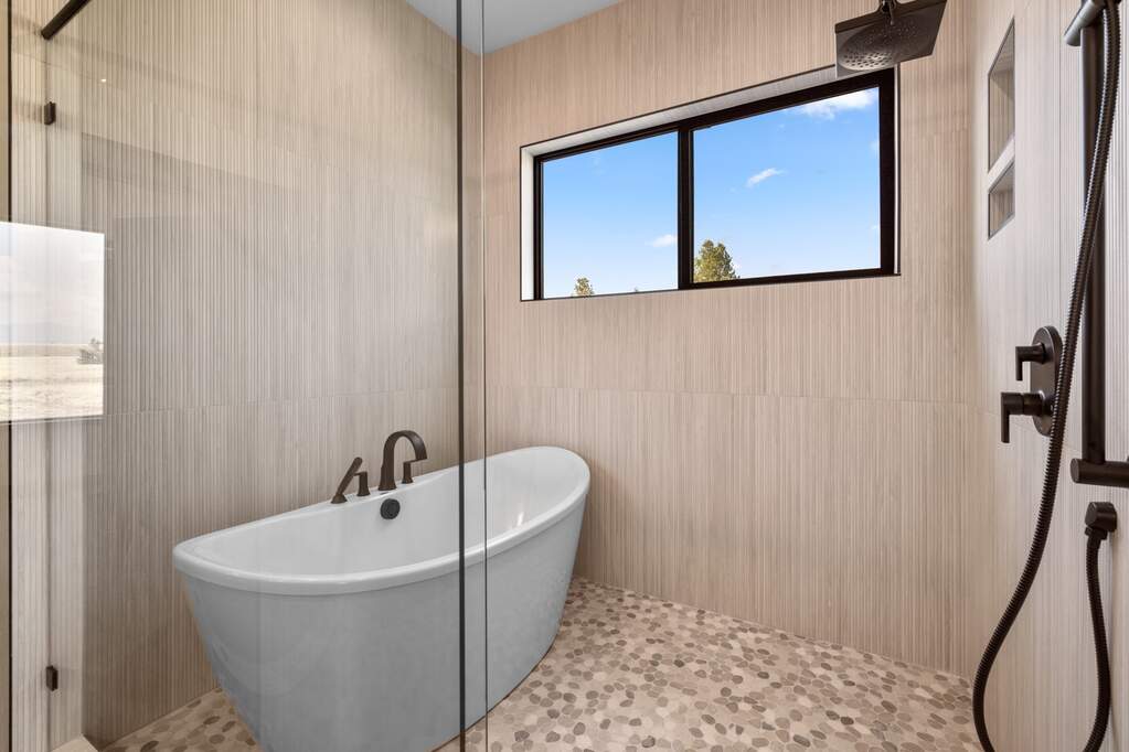 3 Bedroom Single Family Home/House's Image 27